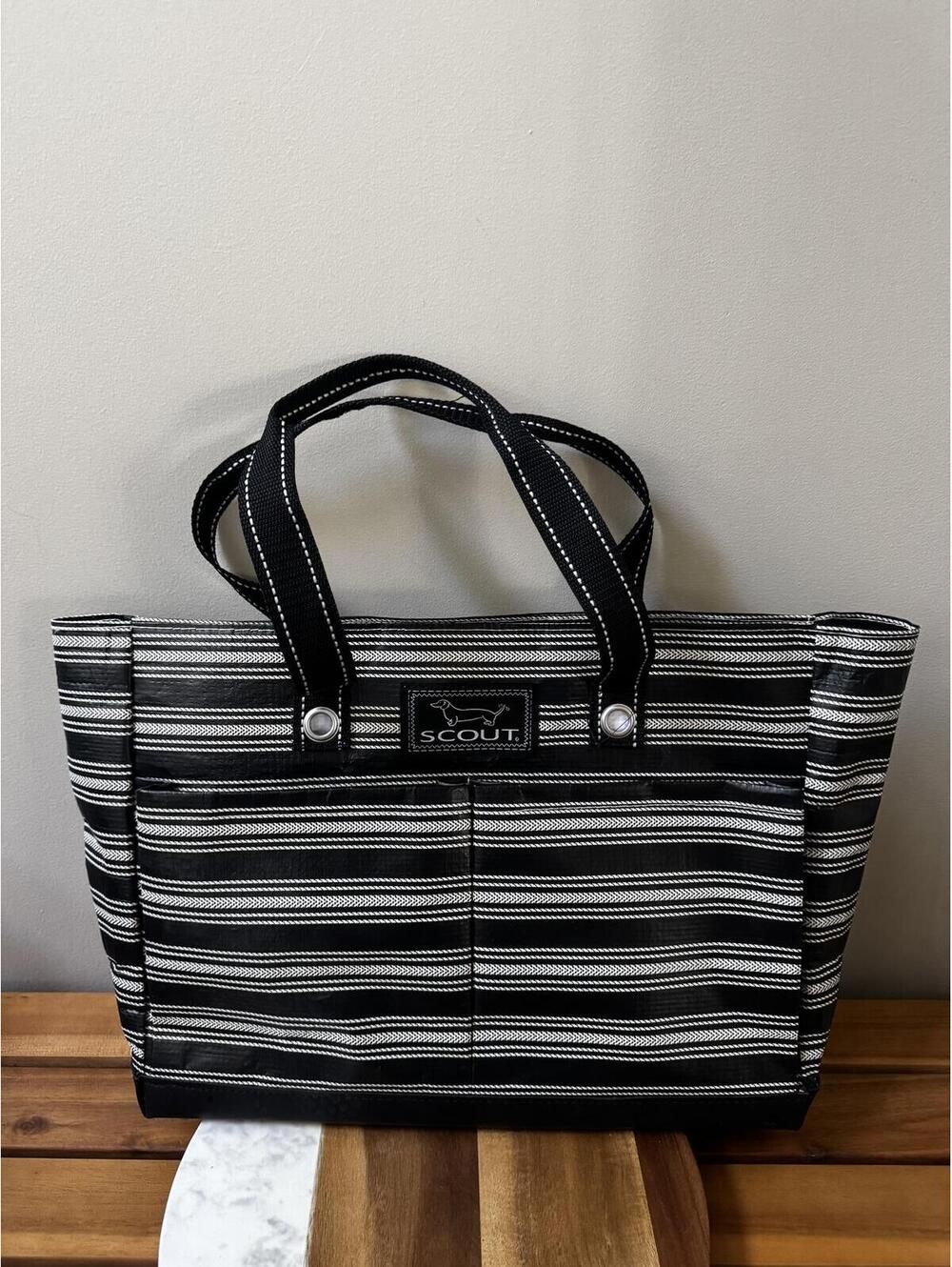 SCOUT "The Daily" Pocket Tote Zippered Tote 2 Exterior Pockets Travel Gym - Picture 9 of 9